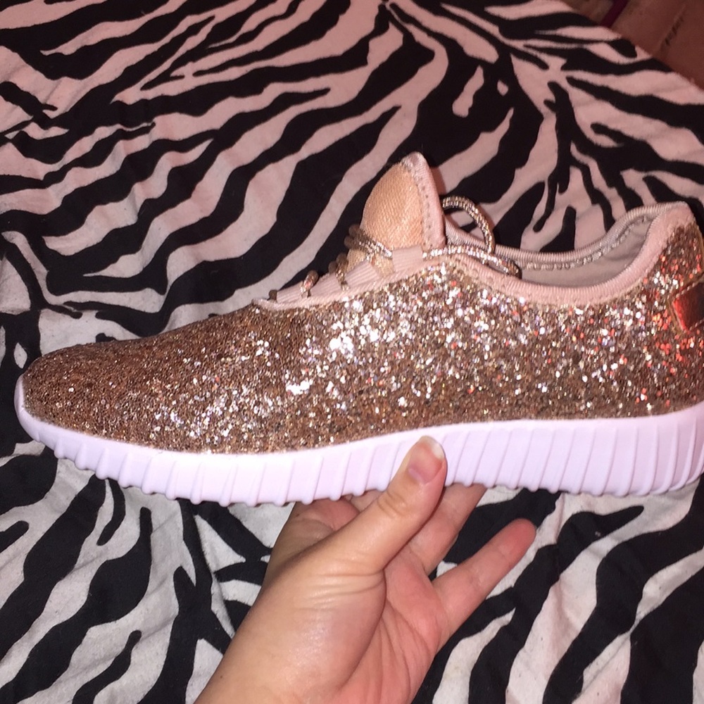 Pink/gold glittery shoes